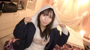 「NO SEX NO LIFE！！」恋愛経験ほぼゼロで純粋そうな現役女子大生・りりかちゃん(21歳)が、緊張でガチガチになりながら初撮影に挑戦！…かと思いきや、Fカップの敏感乳首を舐められた瞬間スイッチON！「えっ…なにこれヤバい…？」って自分でも戸惑うくらいビクビク震えて絶頂寸前→そこからイラマチオ・69・杭打ち騎乗位・背面騎乗位・パイズリぶっかけまで完全制覇！撮られながら快楽に飲み込まれていく姿がリアルすぎて抜きどころしかない！素人覚醒セックス完全記録！！ 【初撮り】ネットでAV応募→AV体験撮影 2416
