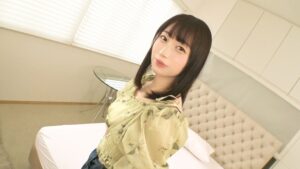美白清楚系彼女がムッツリすぎる！オナニーしない！SEXもそこまで、なんて言いながらもガッチガチに硬くなったチンポを入れたら豹変！ガンガン突かれて何度も中イキ！ハメ潮吹きまくりでエロ覚醒！ 【初撮り】ネットでAV応募→AV体験撮影 2459